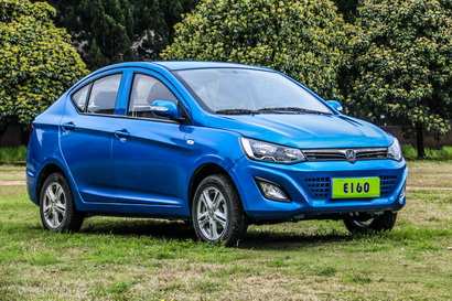 三厢亲民新能源家轿 实拍江铃E160舒适版