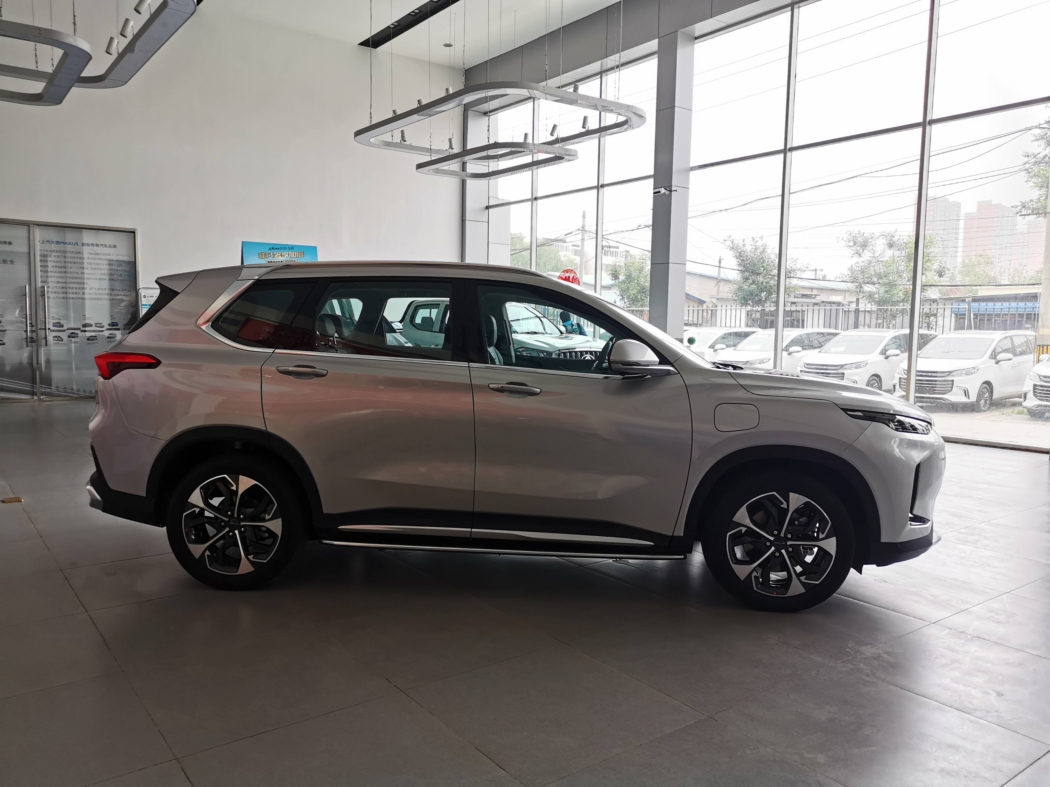 上汽大通maxus euniq 6,上汽大通maxus 续航510km科技配置丰富上汽maxuseuniq6正式到店
