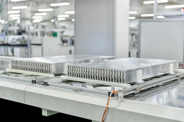 比亚迪汉9月销量环比大增40% 累计交付量破万！