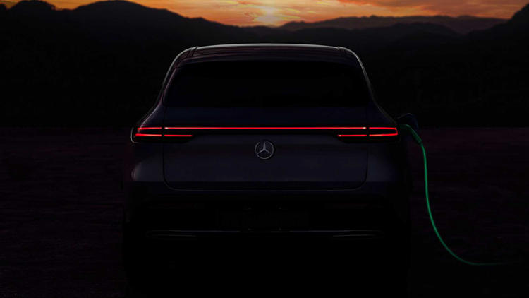 mercedes-benz-eqs-teaser-rear