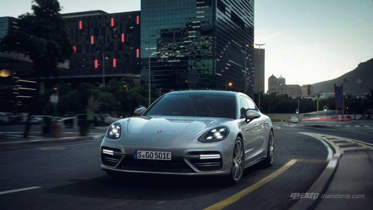 保时捷Panamera Turbo S E-Hybrid 680马力