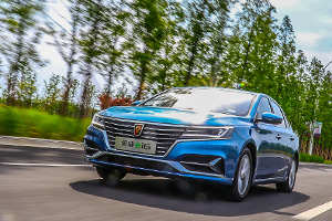 站在风口浪尖上的荣威ei6，既省油又智能，出门不用带钱了