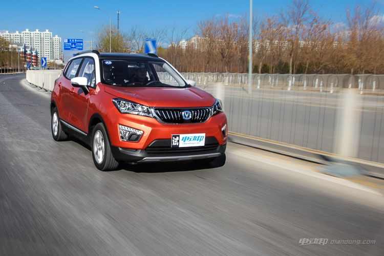 再回首发现你更多的美 试驾长安CS15EV