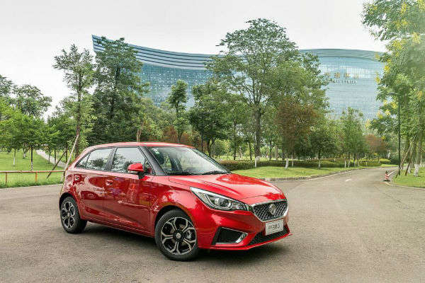 女士自动挡省油小型车