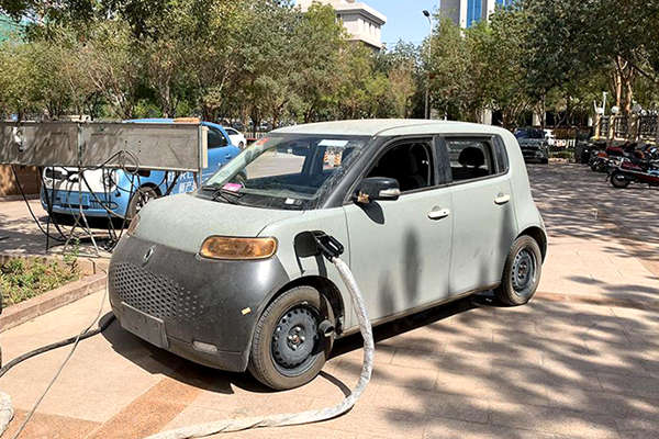 将提供 305/360 km 两个续航版本，欧拉R2 将在今年第四季度上市