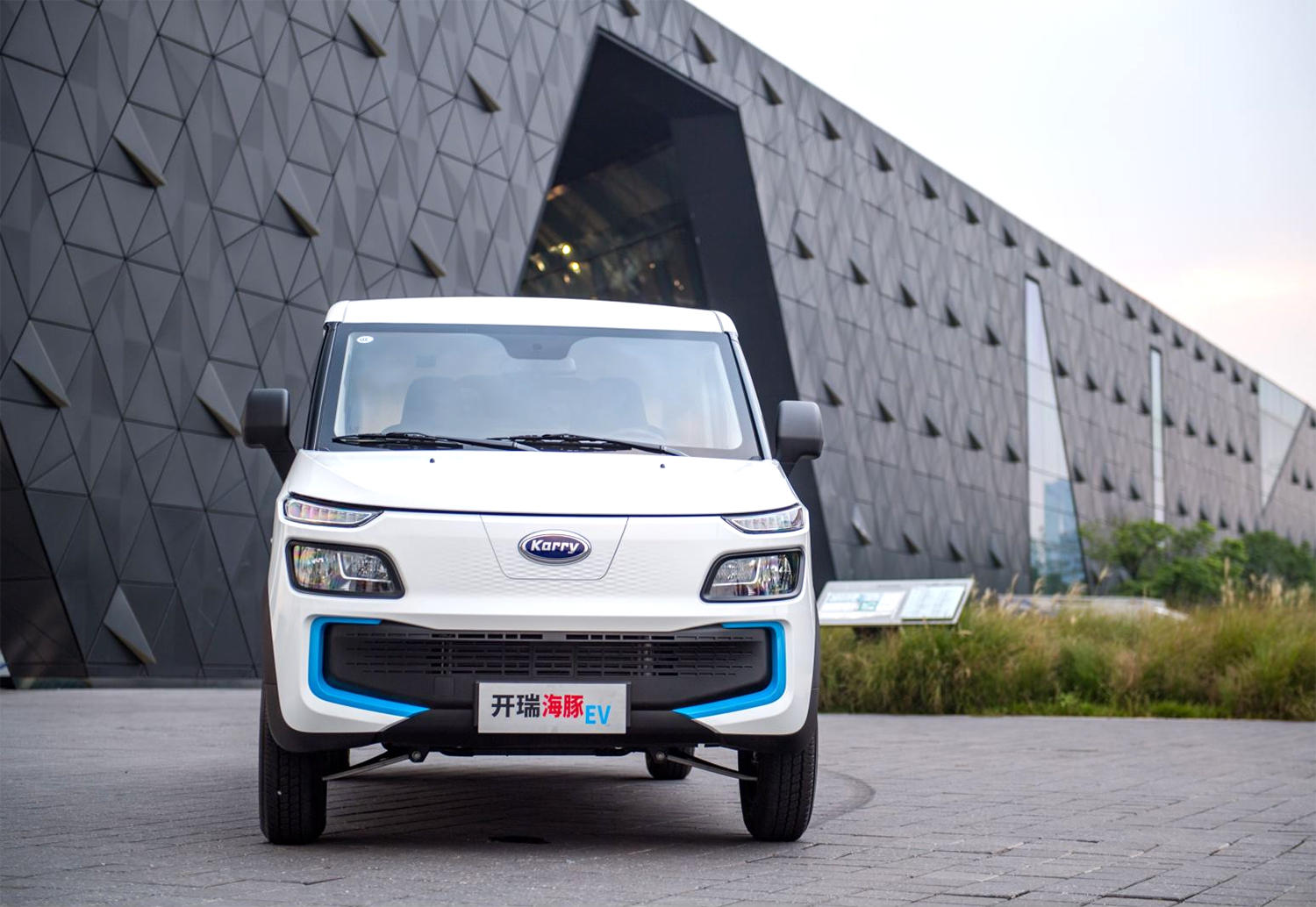 物流快递送货餐饮的好选择开瑞新能源海豚ev实拍解析