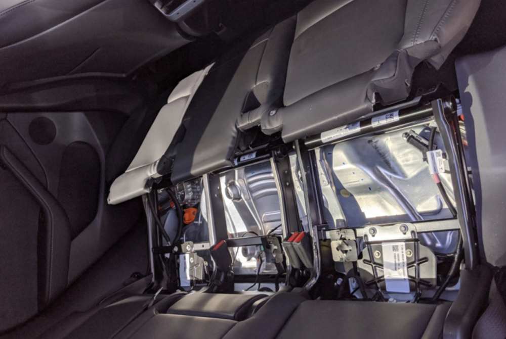 特斯拉Model Y后座未固定就交付？你是来搞笑的吗？