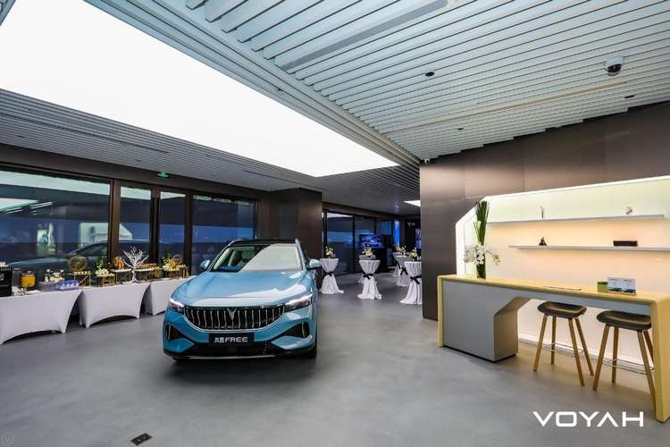 岚图首批5城6店同步开业，岚图FREE月底开始预售