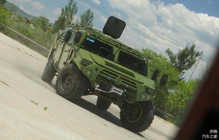 宋楠从70阅兵研判解放军全新一代猛士车族fan技战术
