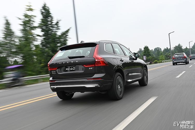 外观更丰富大屏更有乐趣!试驾沃尔沃新款xc60 t8