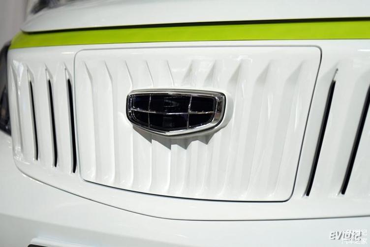 车标采用了吉利黑标logo,看上去非常有质感.